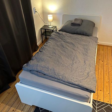 Doppelbett Unterkunft Vahrenwald-List Hannover Exterior foto